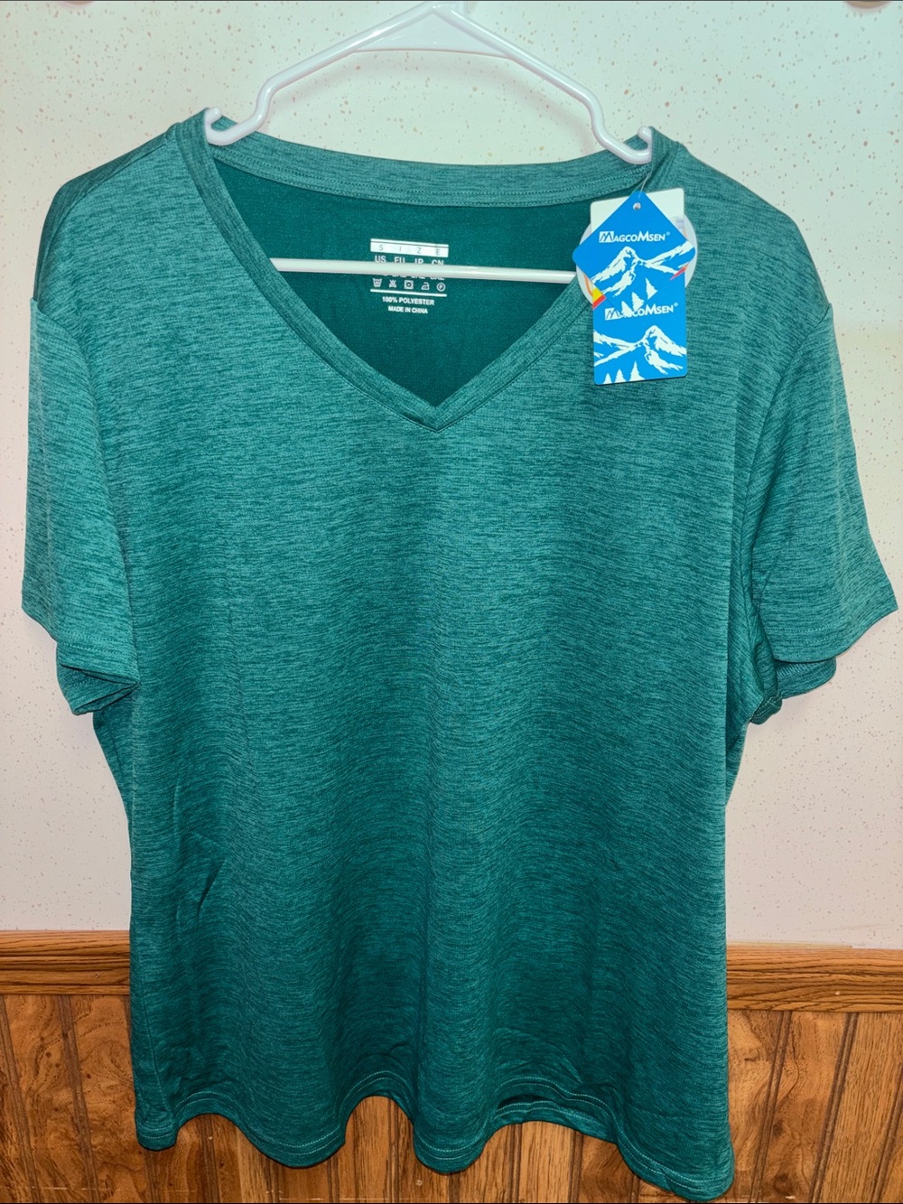 NWT - Women’s Teal V‑Neck Performance Tee (size 2xl)